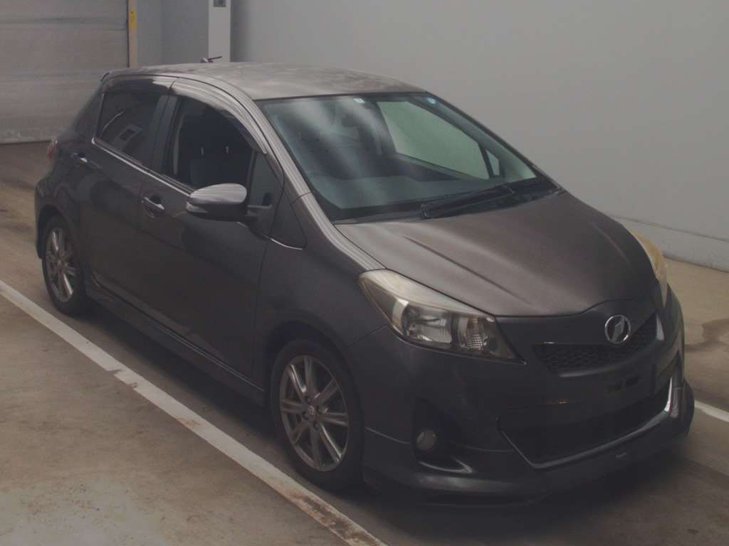 Toyota Vitz 2011