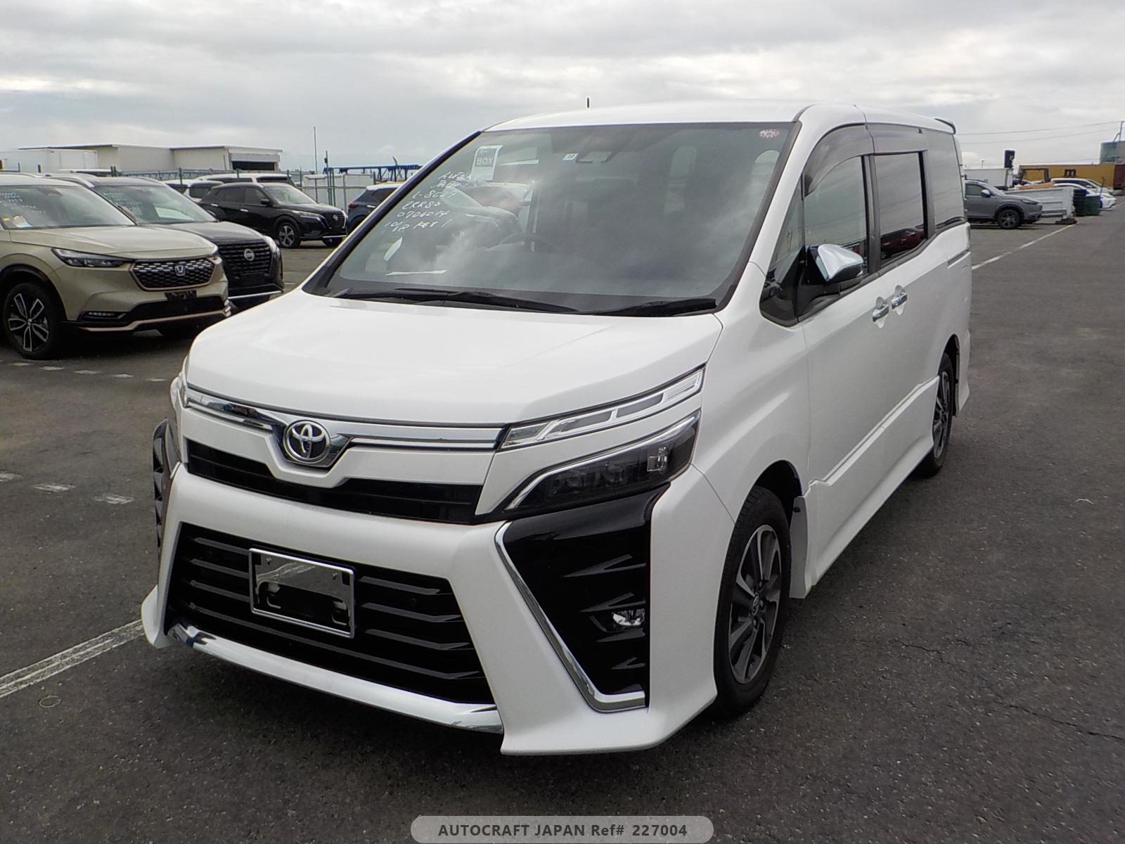 Toyota Voxy 2021