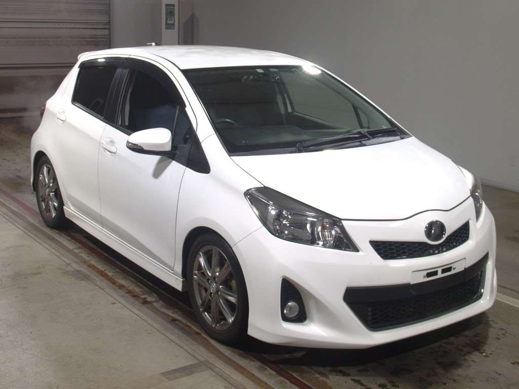 Toyota Vitz 2011