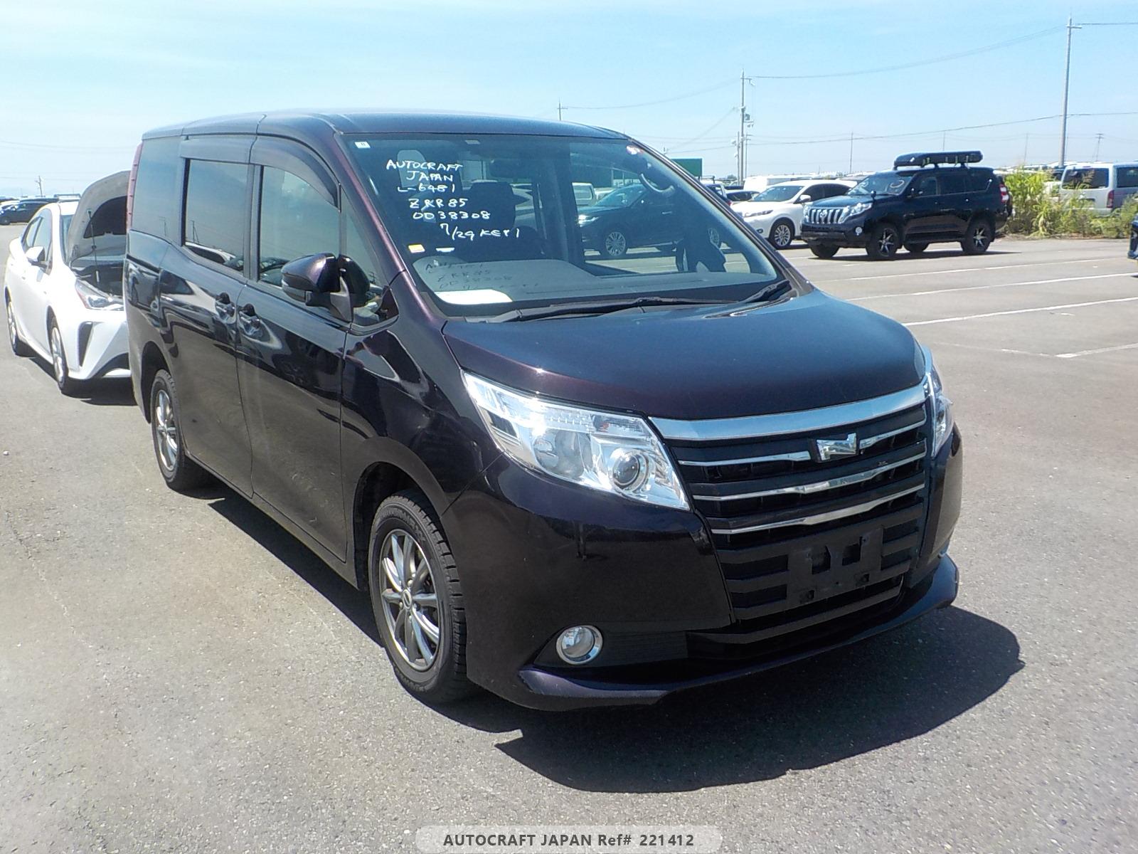 Toyota Noah 2015