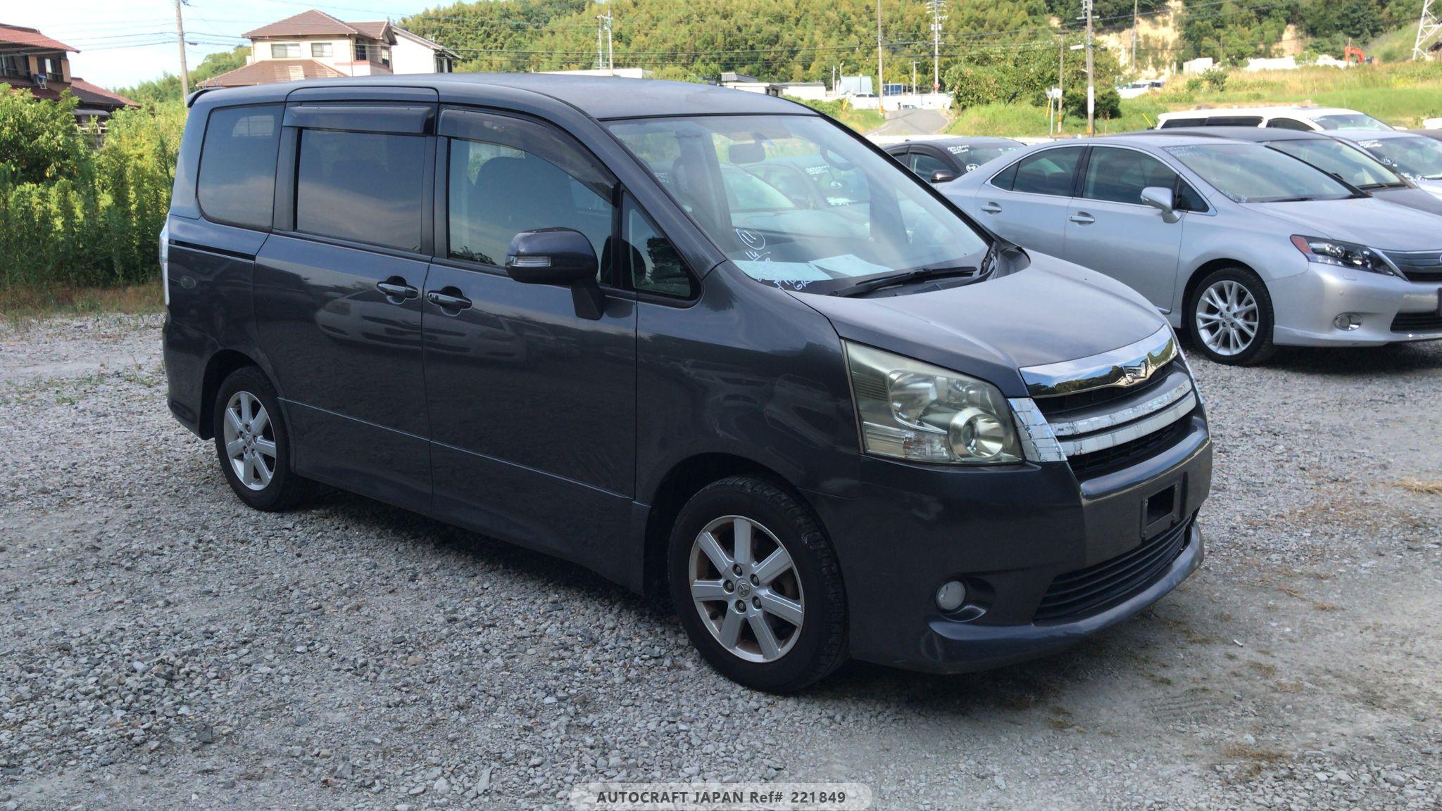 Toyota Noah 2008