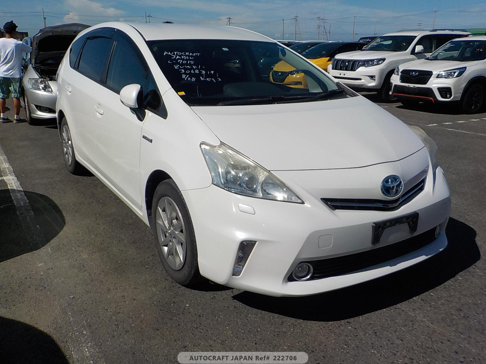 Toyota PRIUS ALPHA 2011