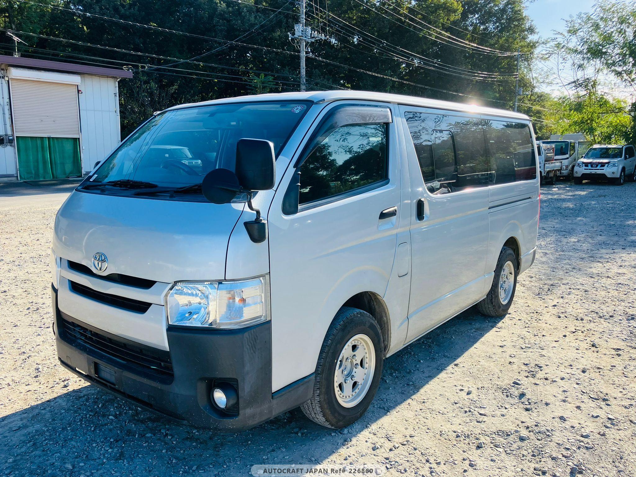 Toyota Hiace 2015