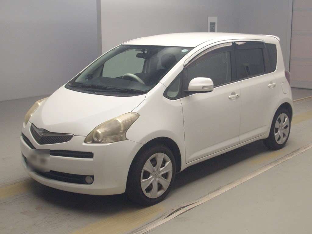 Toyota Ractis 2010