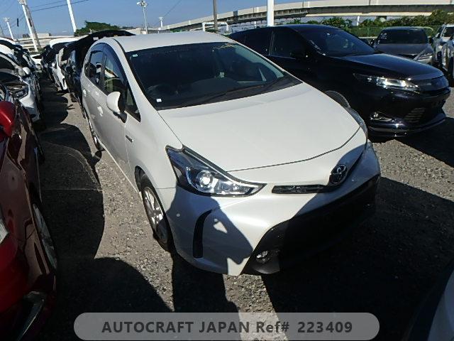 Toyota PRIUS ALPHA 2015