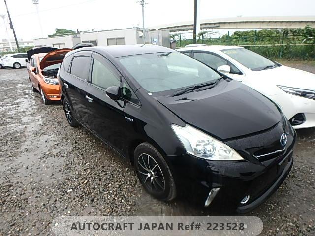 Toyota PRIUS ALPHA 2012