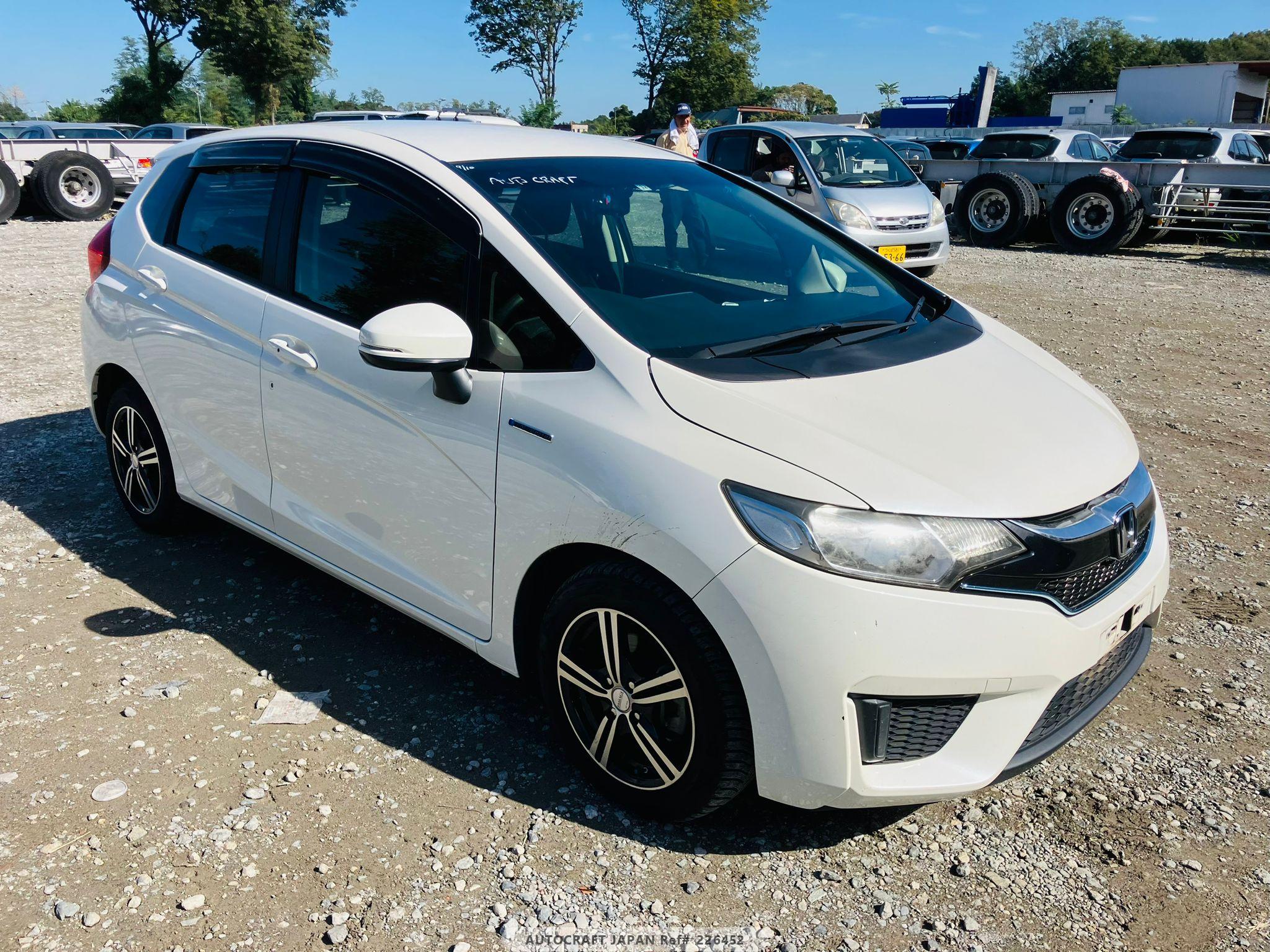 Honda Fit Hybrid 2015