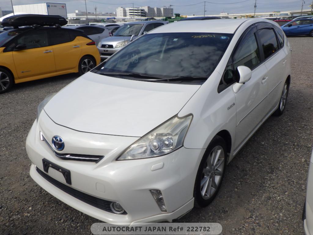 Toyota PRIUS ALPHA 2011