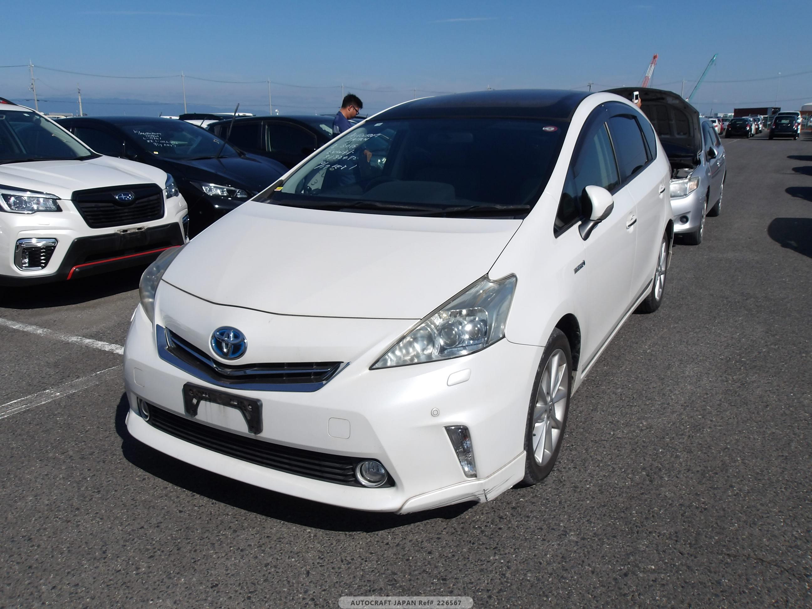 Toyota PRIUS ALPHA 2012