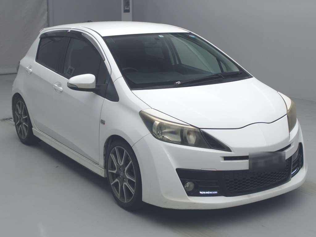 Toyota Vitz 2011