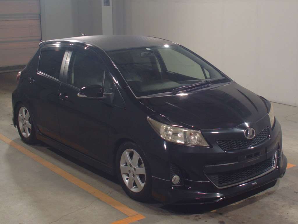 Toyota Vitz 2011