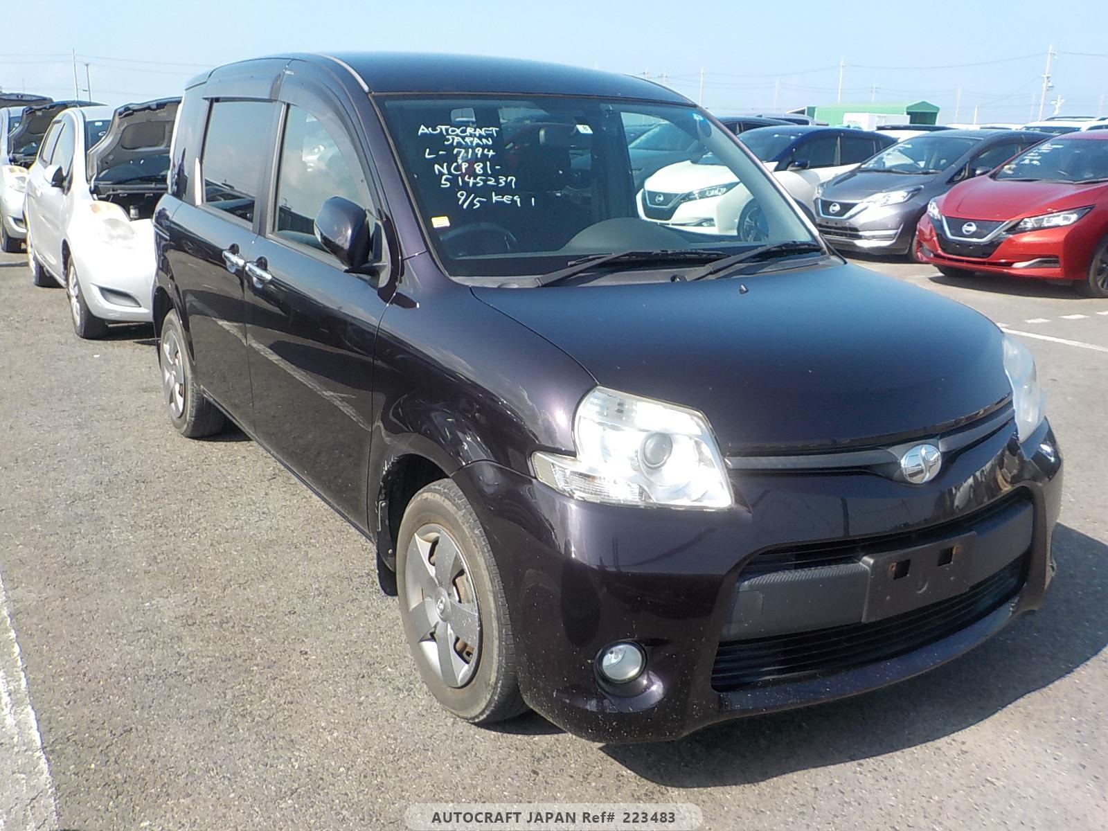 Toyota Sienta 2011