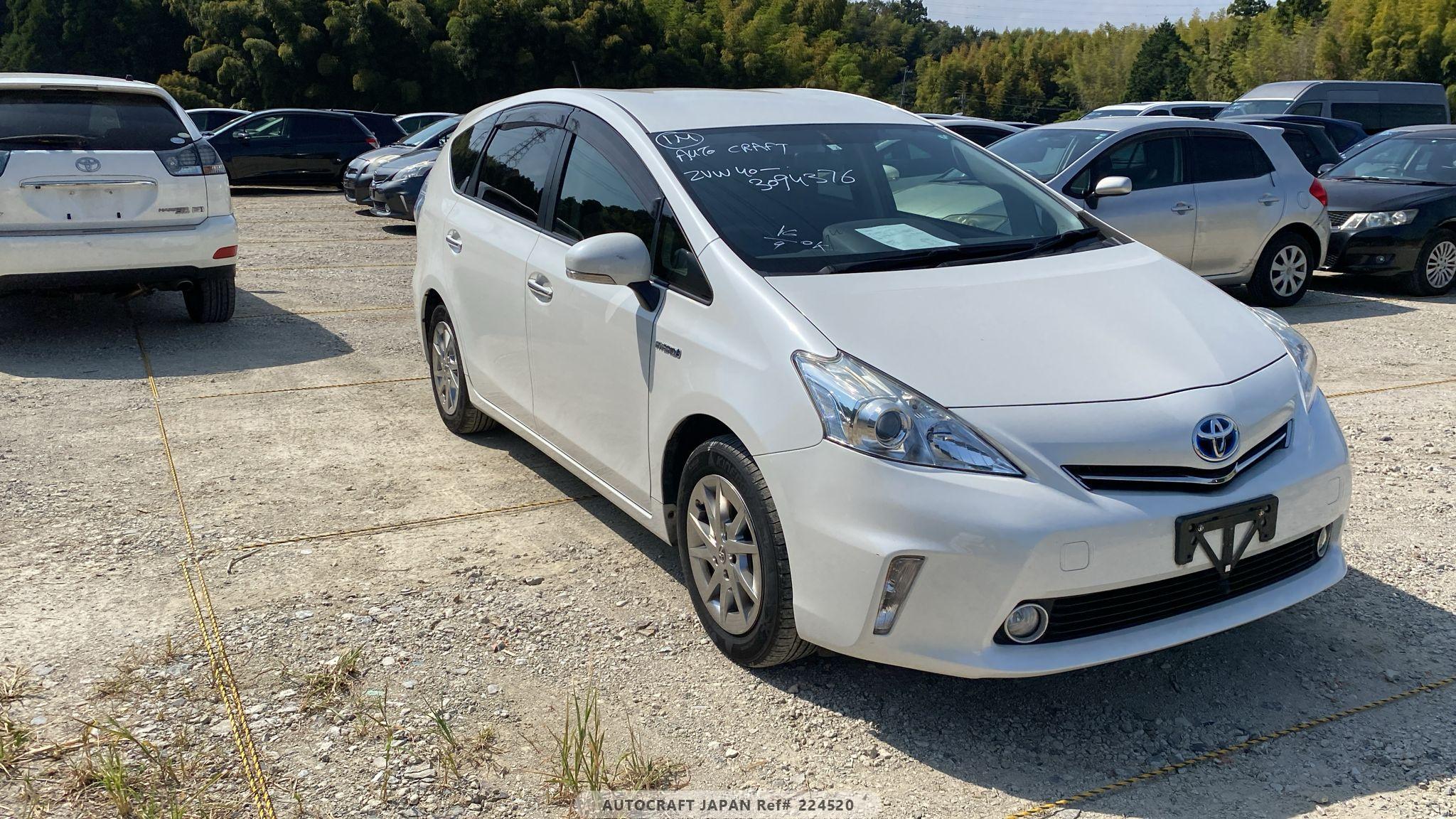 Toyota PRIUS ALPHA 2014