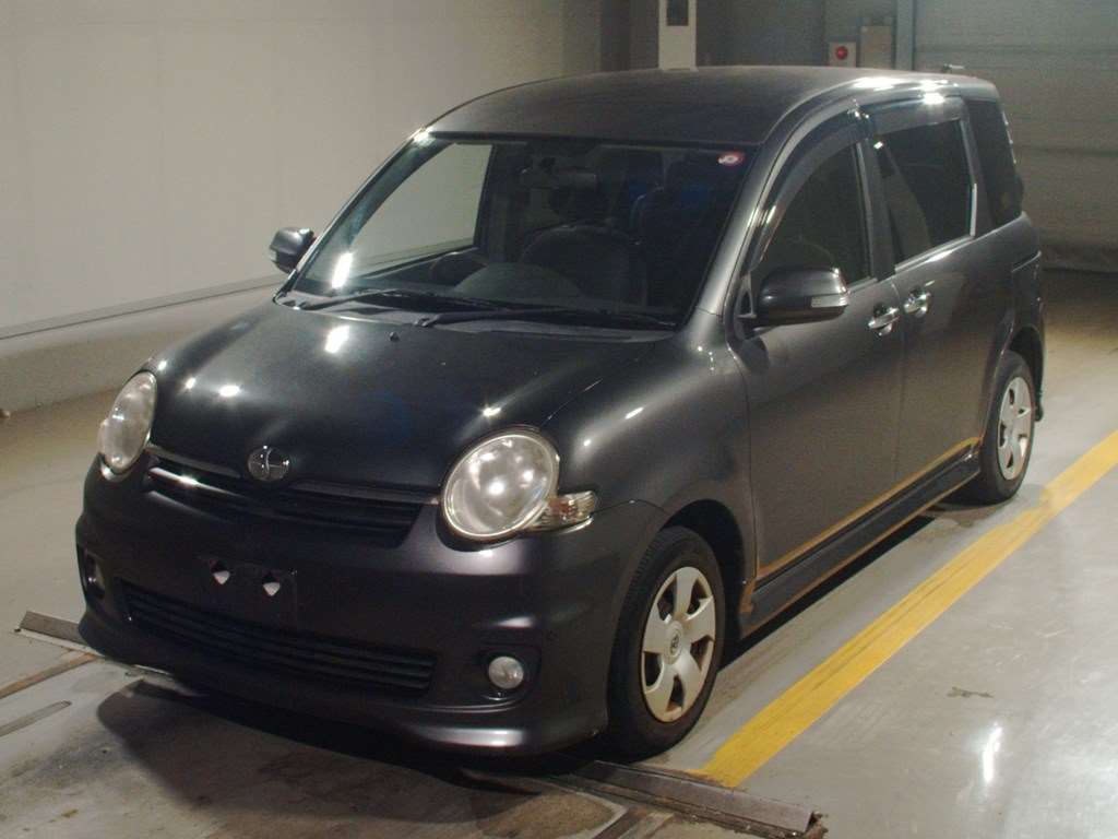 Toyota Sienta 2008