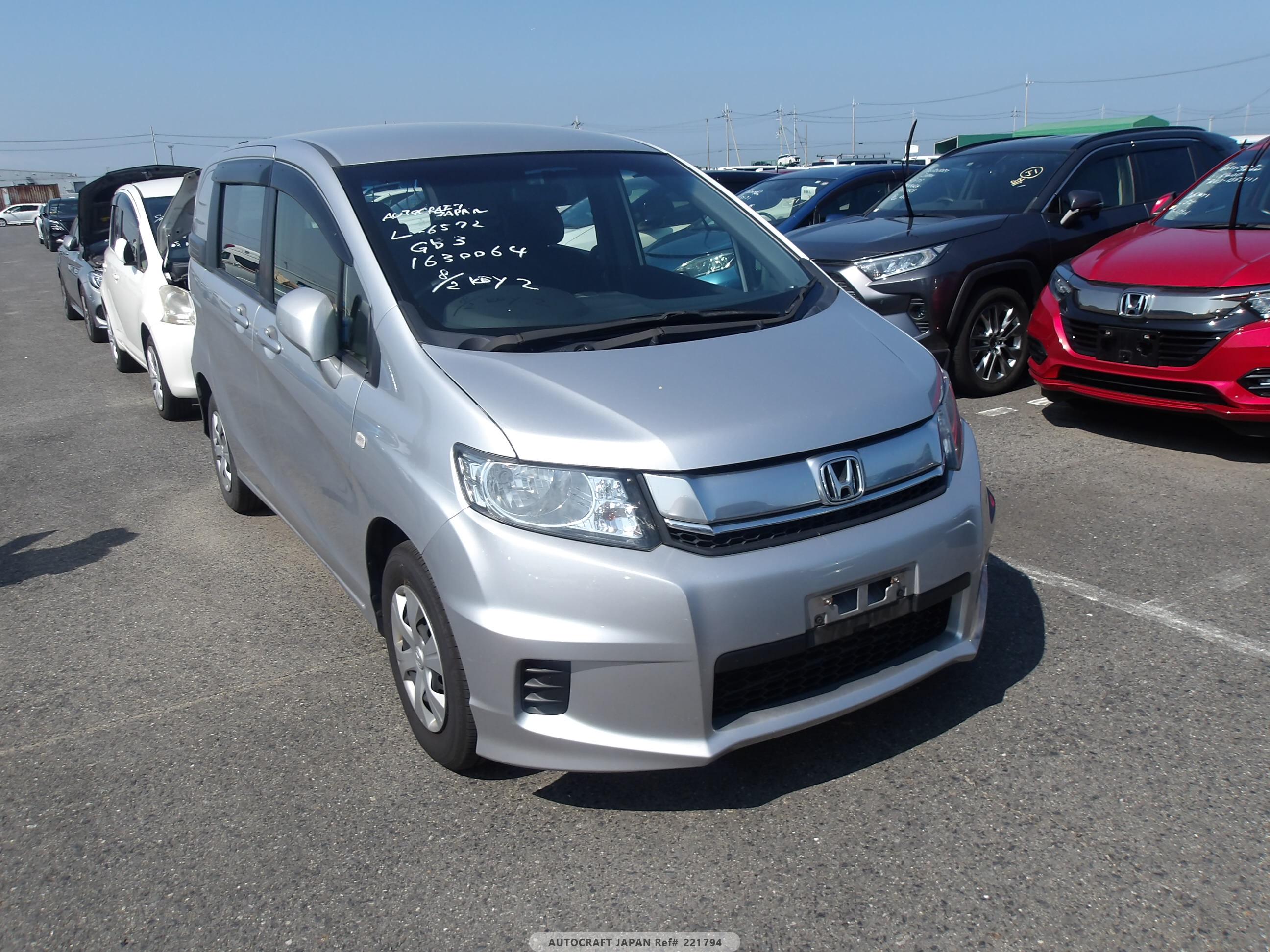 Honda Freed Spike 2015