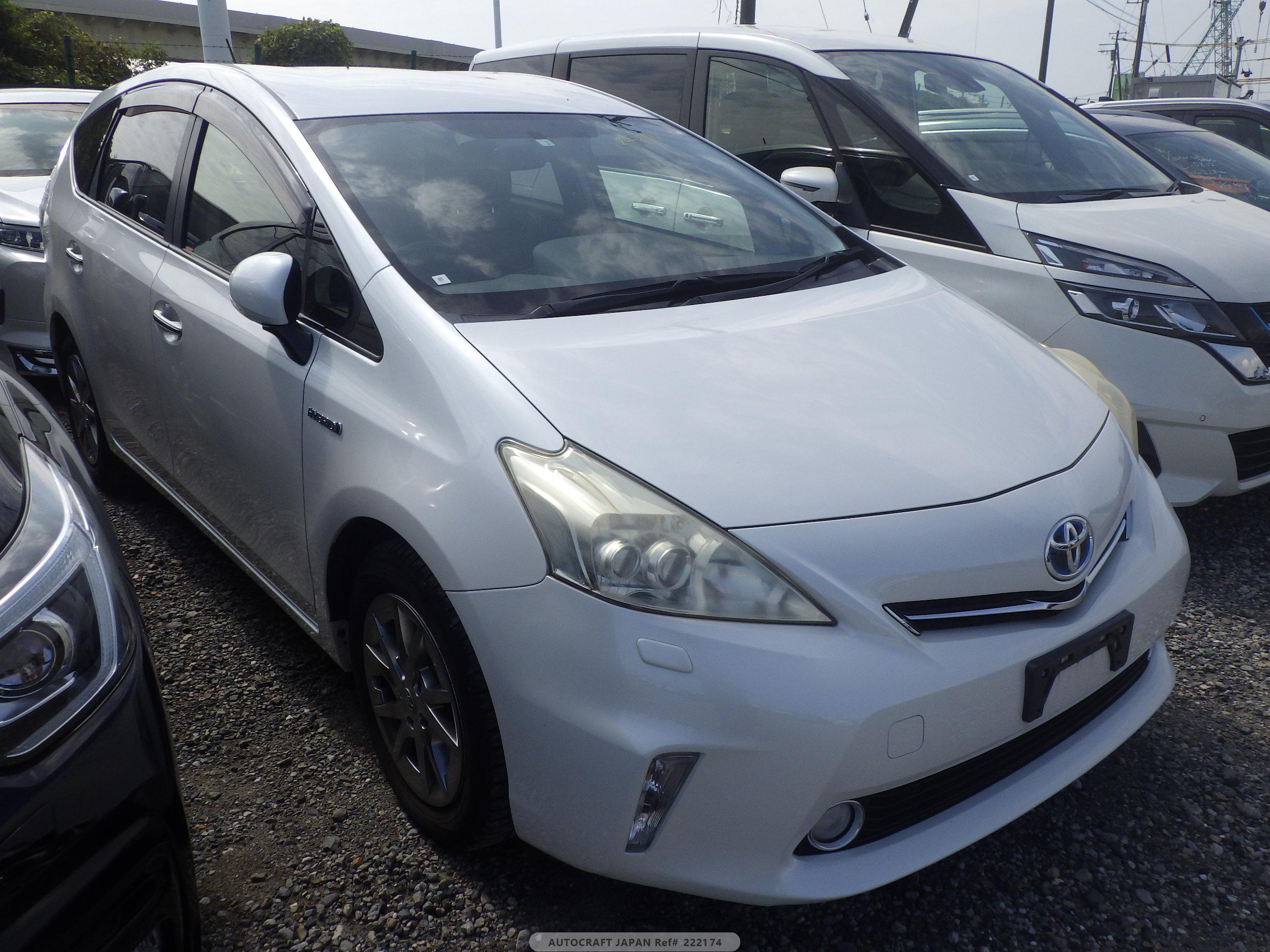 Toyota PRIUS ALPHA 2014