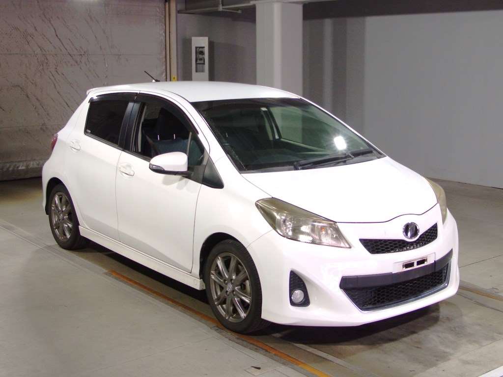 Toyota Vitz 2012