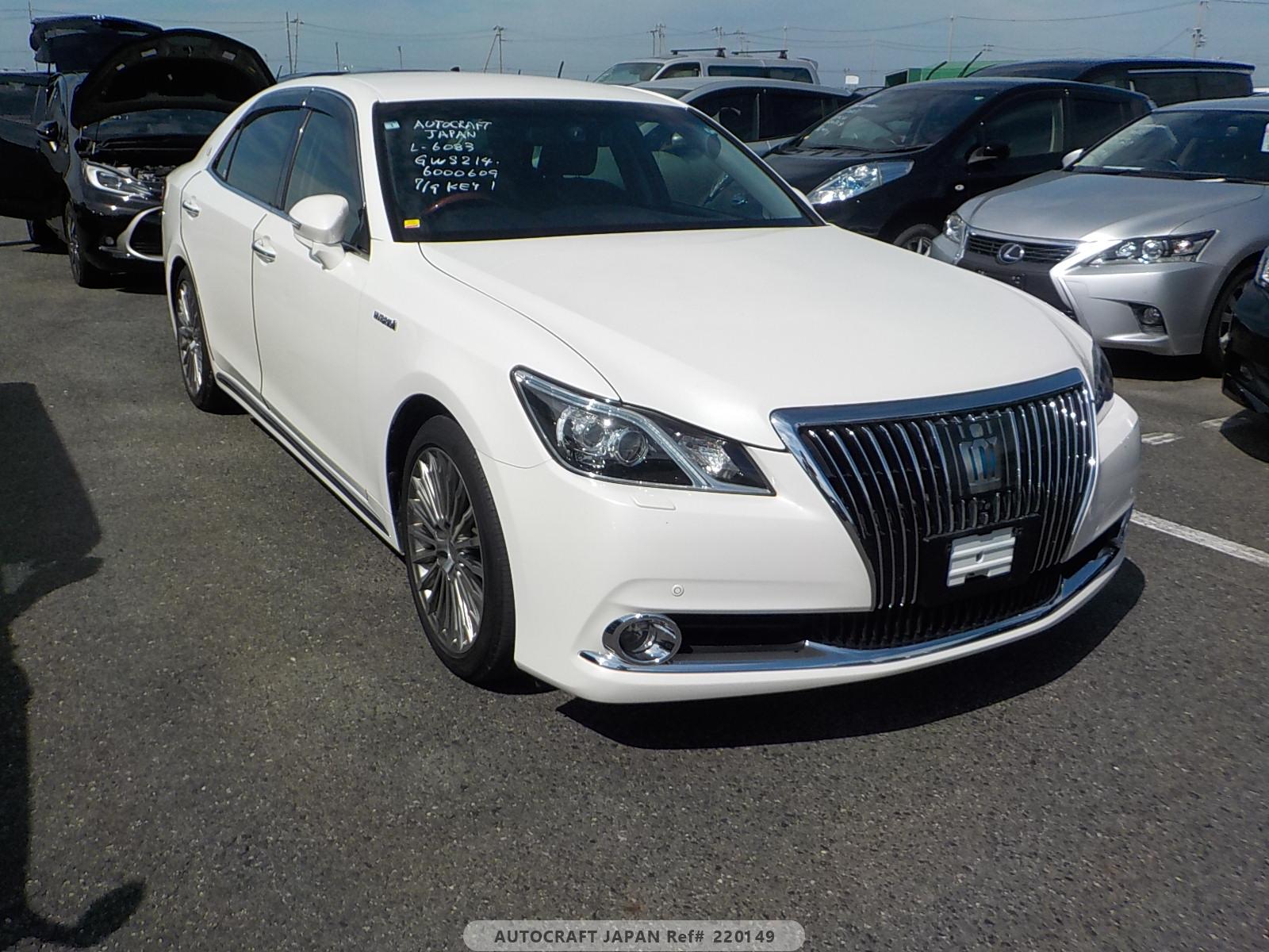 Toyota Crown Majesta 2013