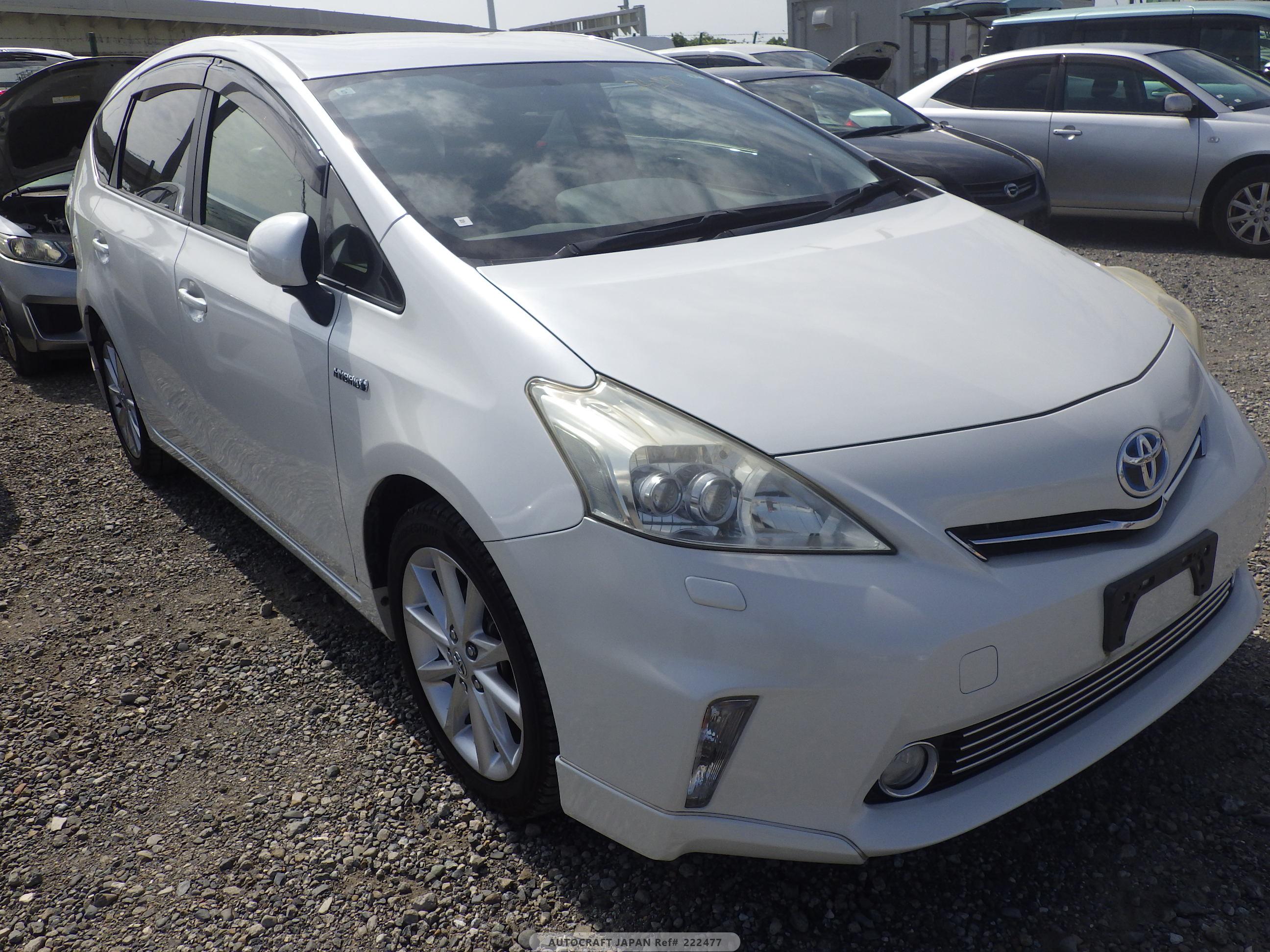 Toyota PRIUS ALPHA 2013