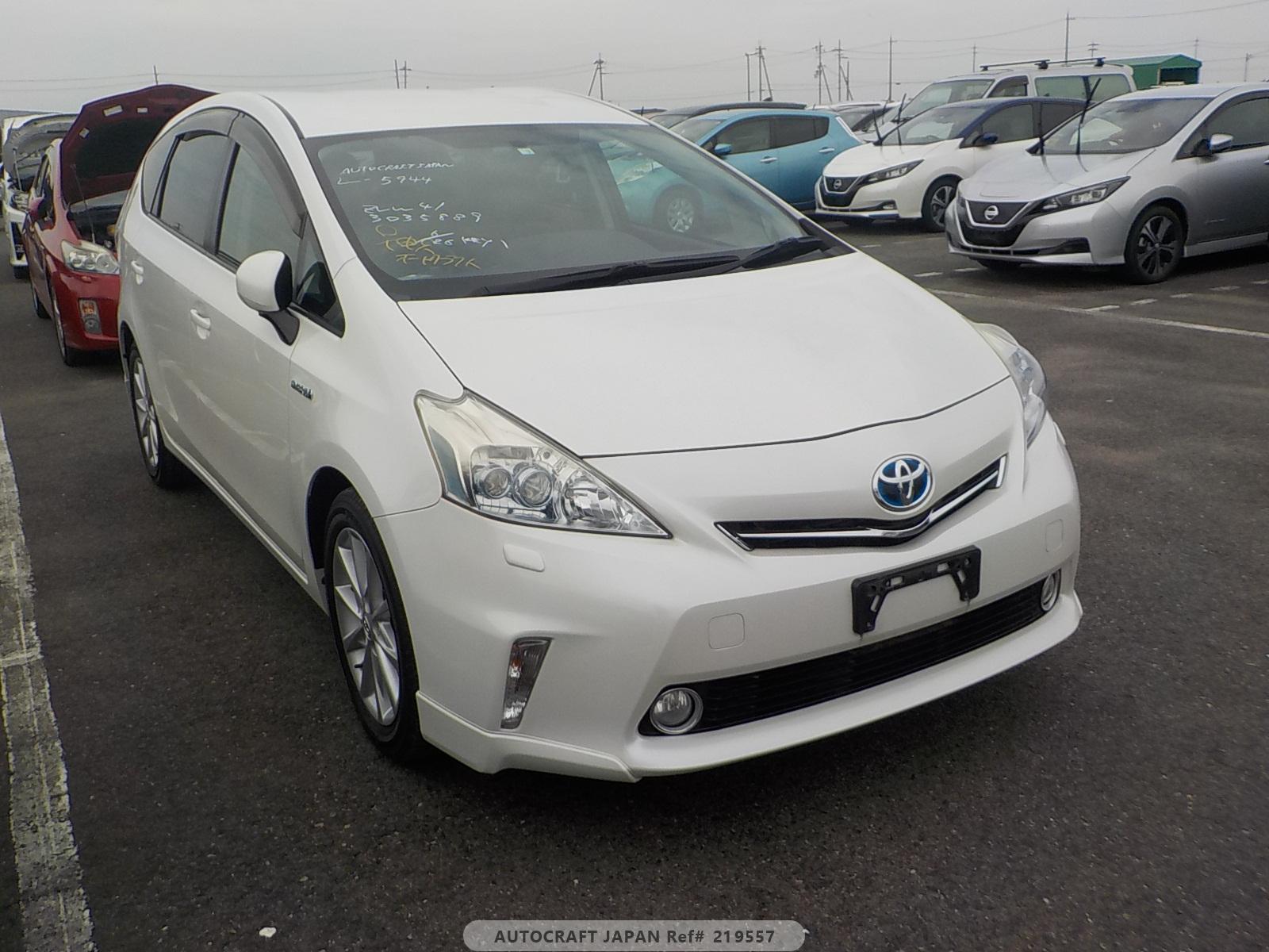 Toyota PRIUS ALPHA 2012