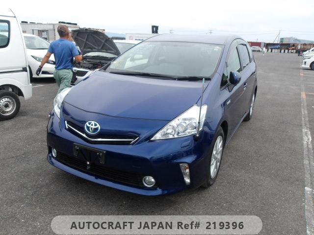 Toyota PRIUS ALPHA 2012