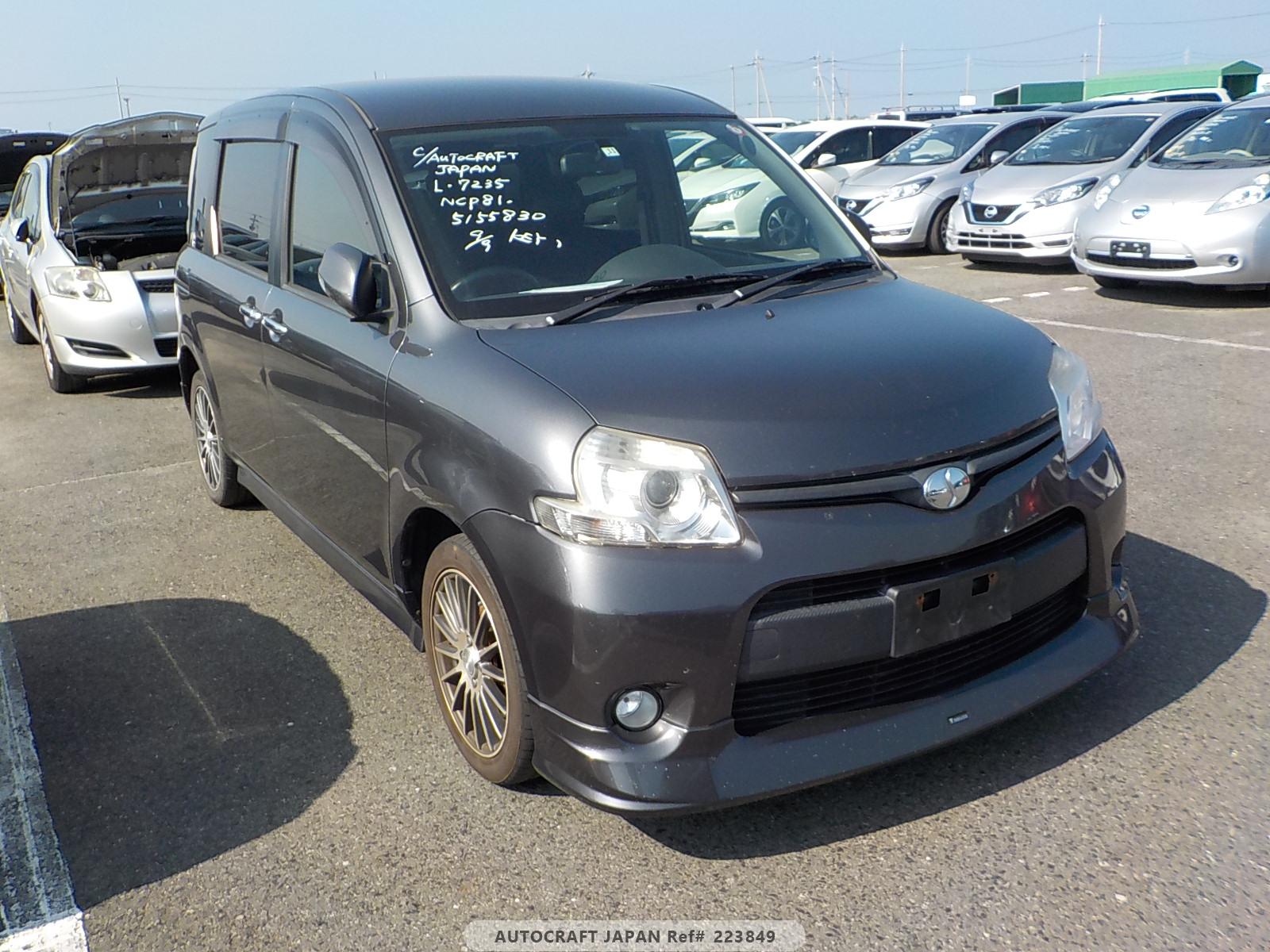 Toyota Sienta 2011