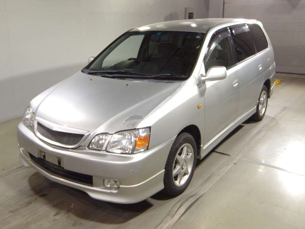 Toyota Gaia 2001
