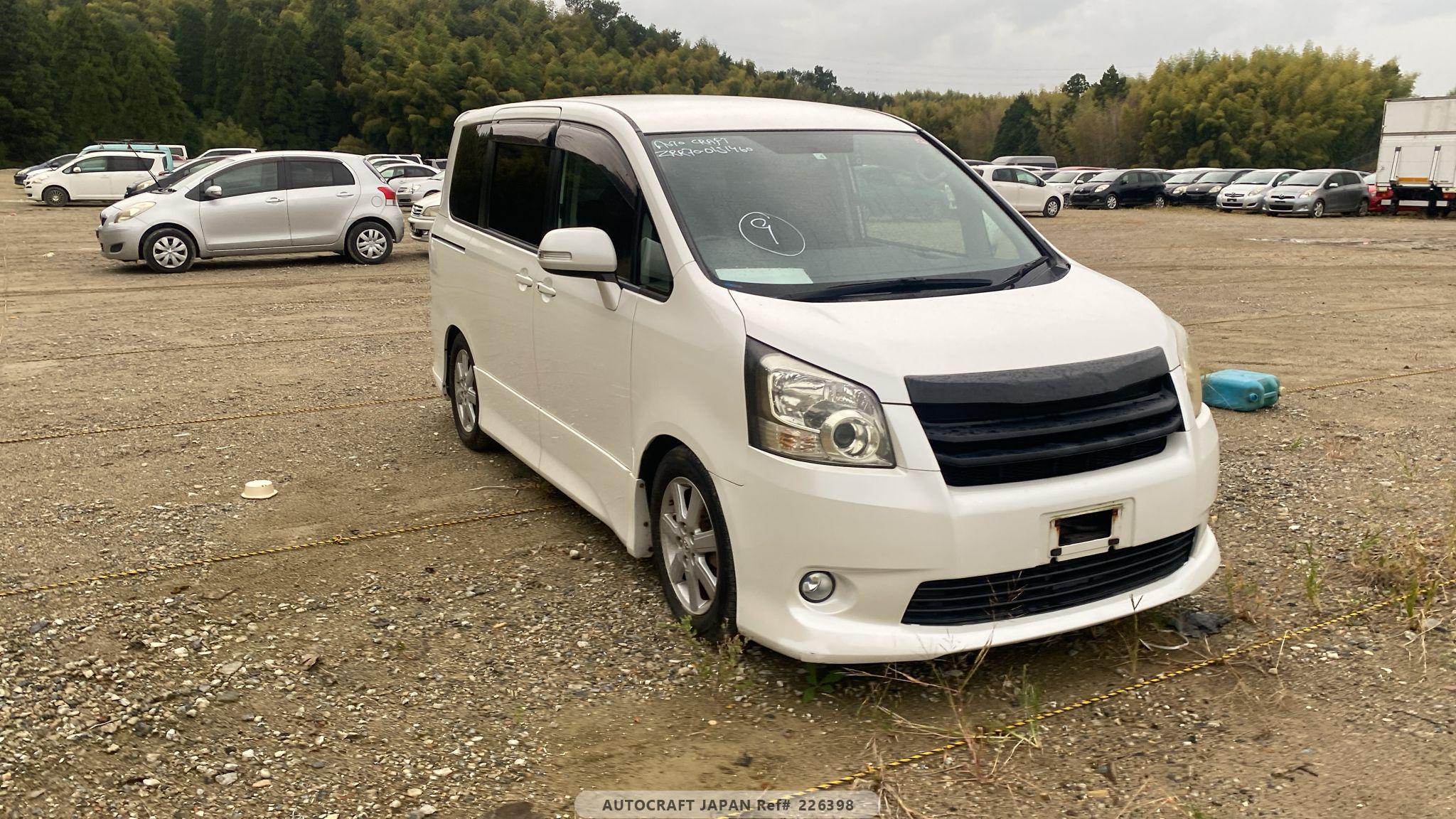 Toyota Noah 2008