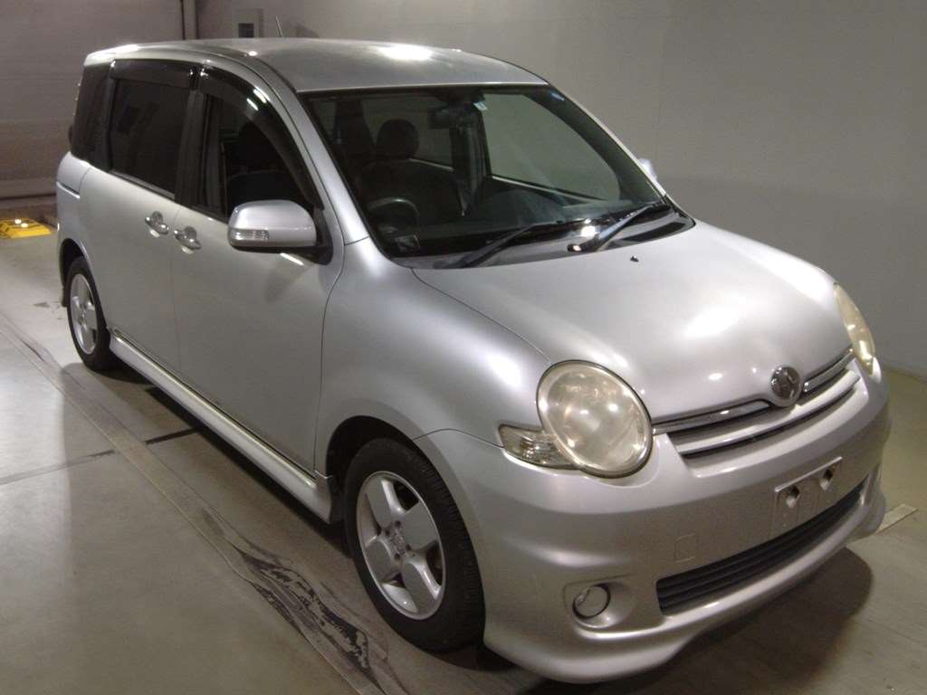Toyota Sienta 2007