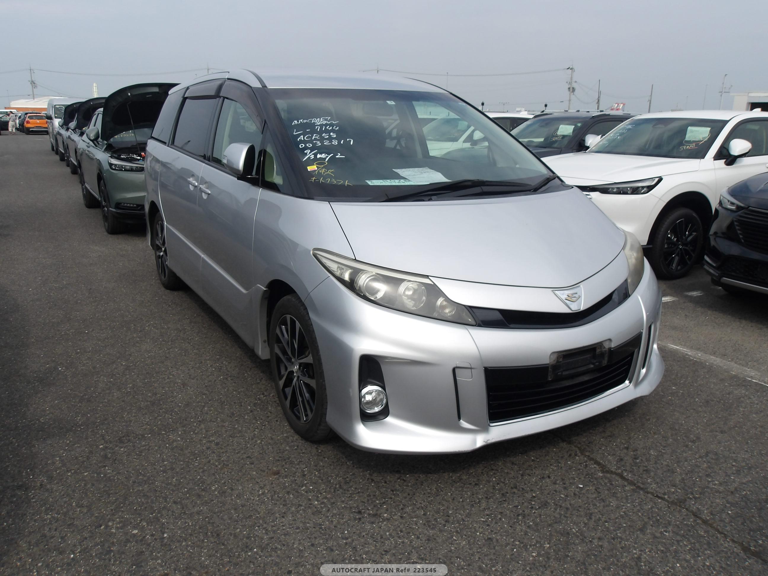 Toyota Estima 2013