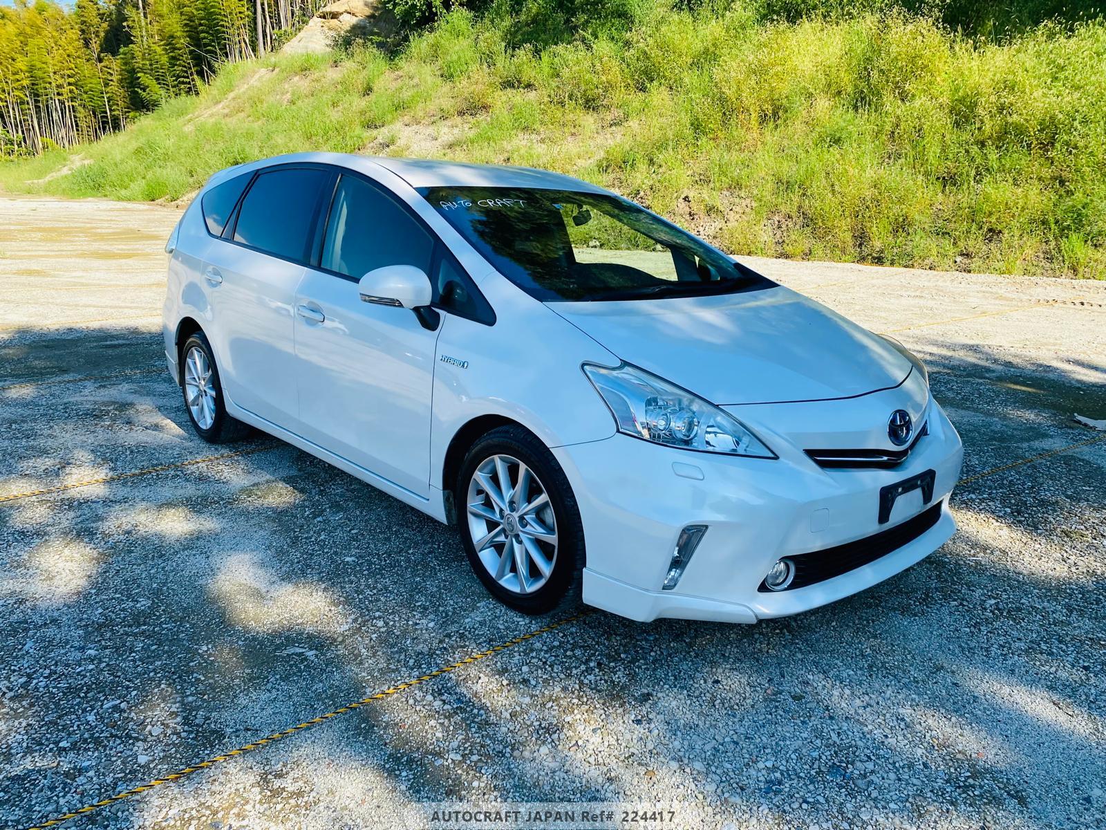 Toyota PRIUS ALPHA 2014