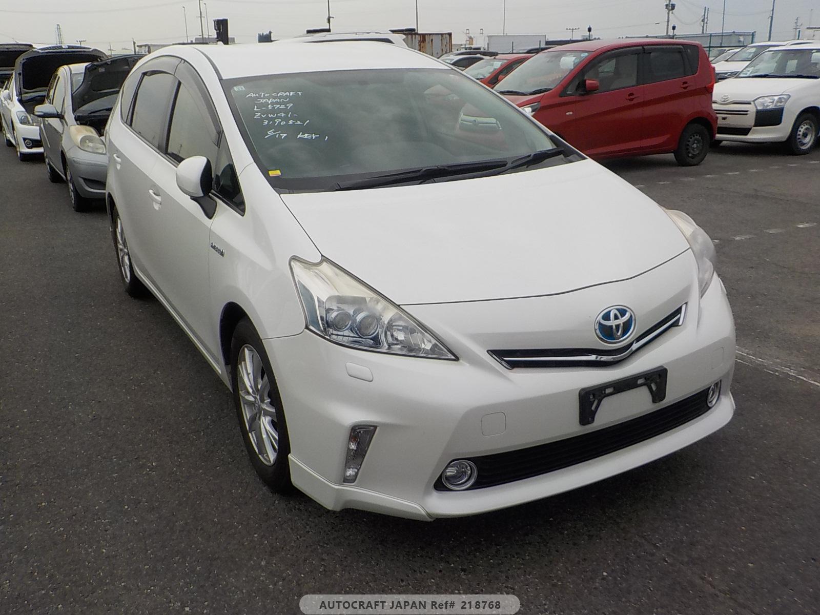 Toyota PRIUS ALPHA 2012