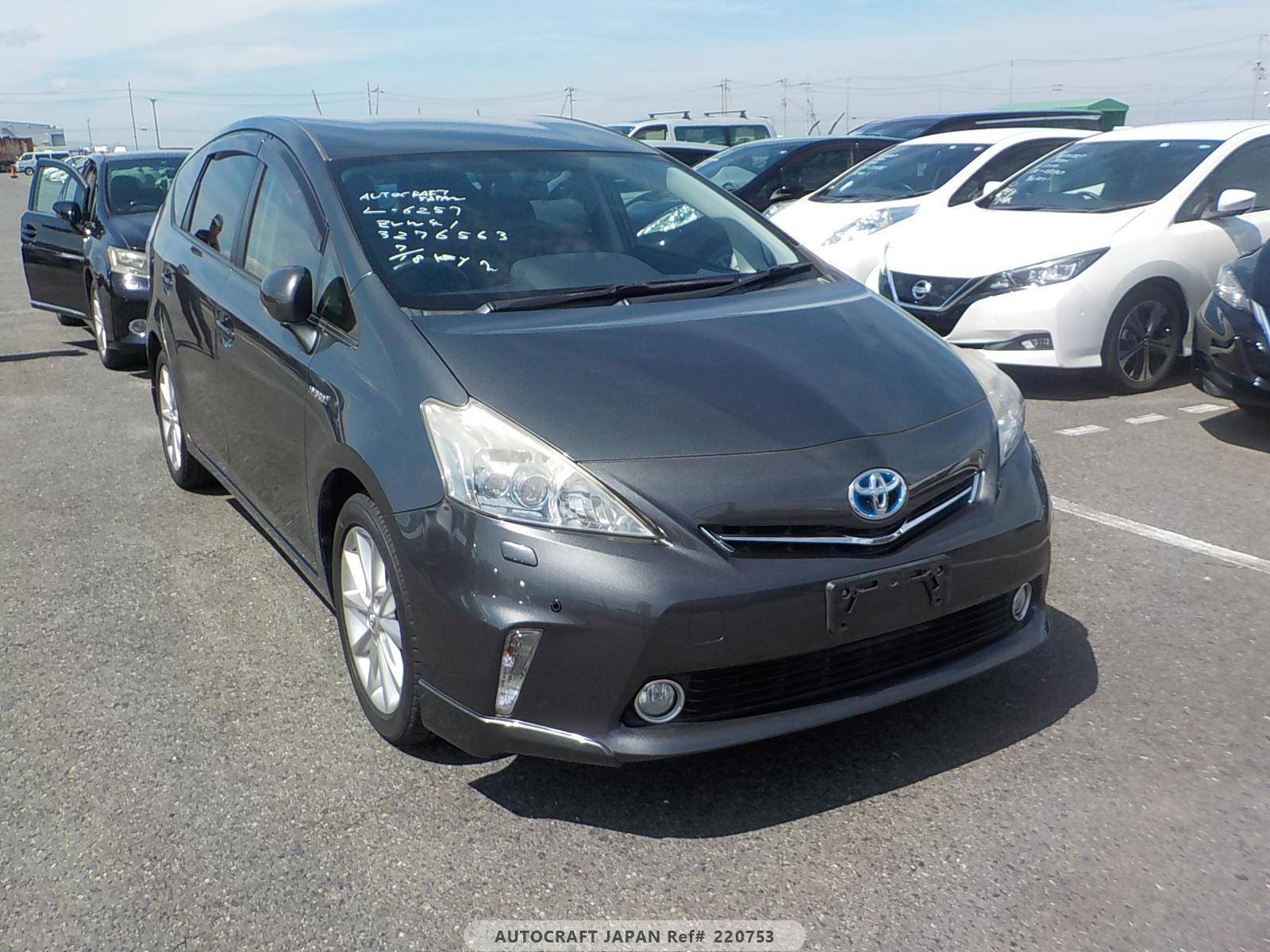 Toyota PRIUS ALPHA 2013