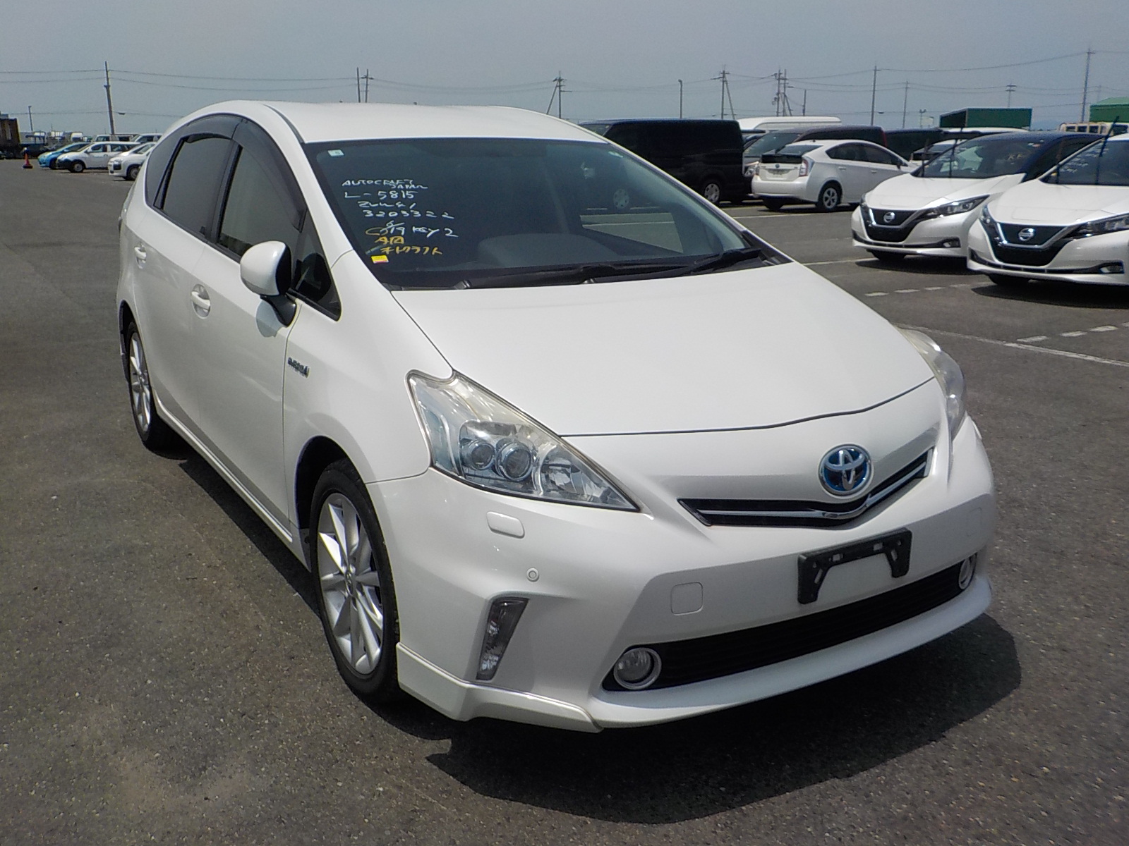 Toyota PRIUS ALPHA 2012