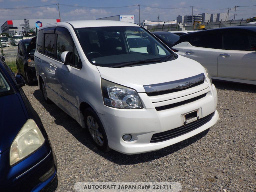 Toyota Noah 2007