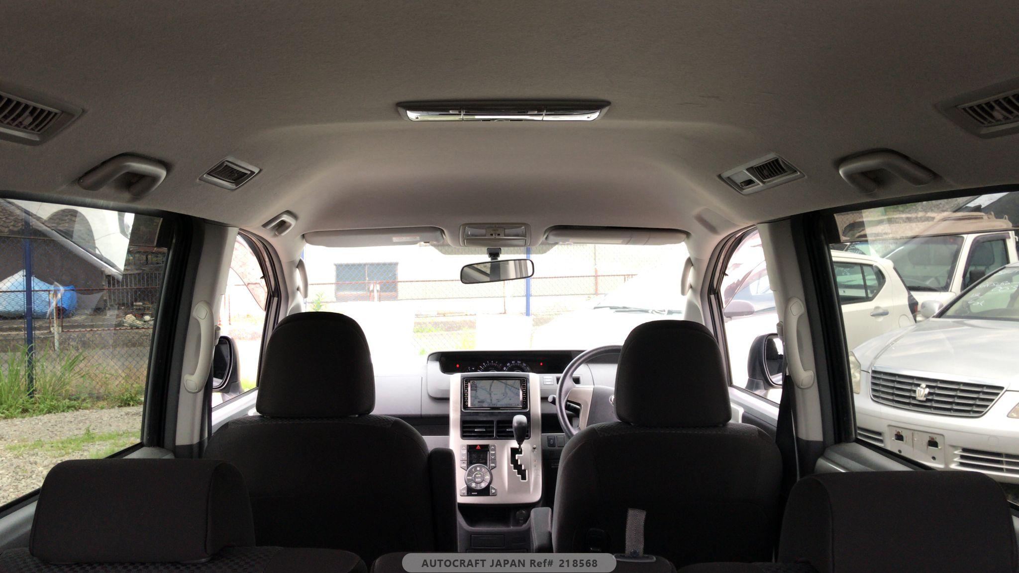 Toyota Noah 2009