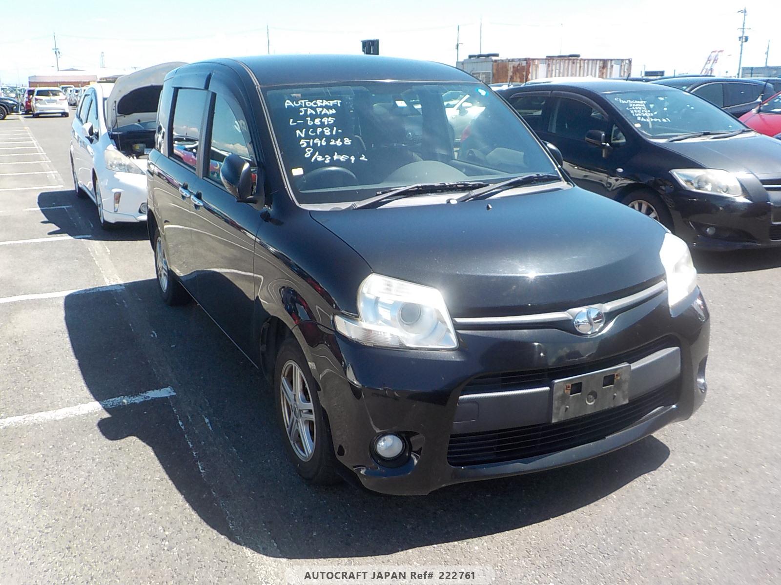 Toyota Sienta 2013