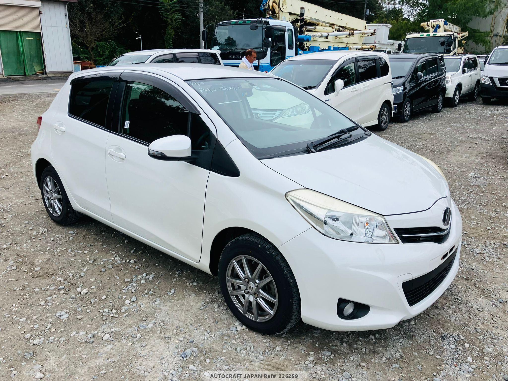 Toyota Vitz 2011