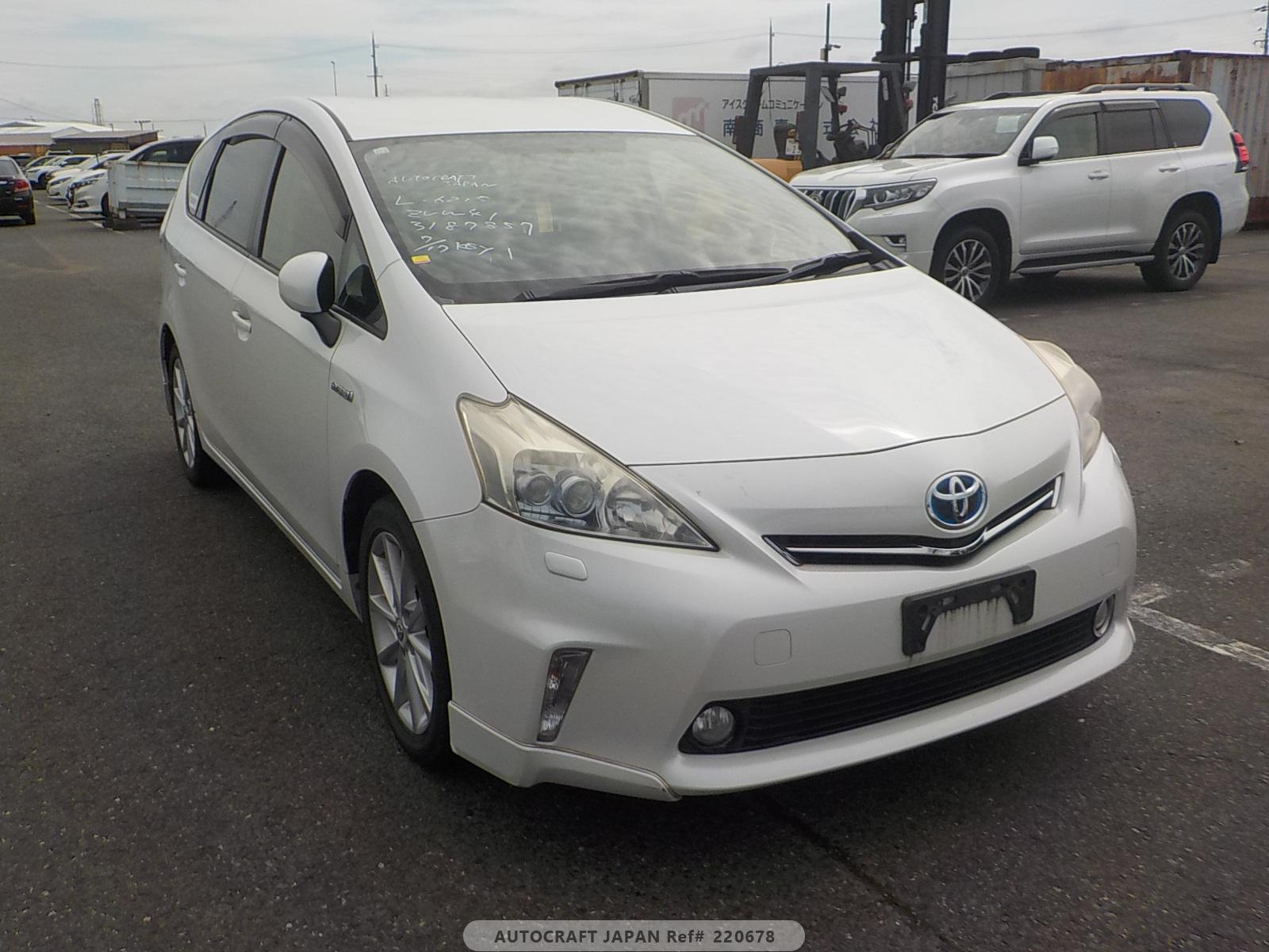 Toyota PRIUS ALPHA 2012