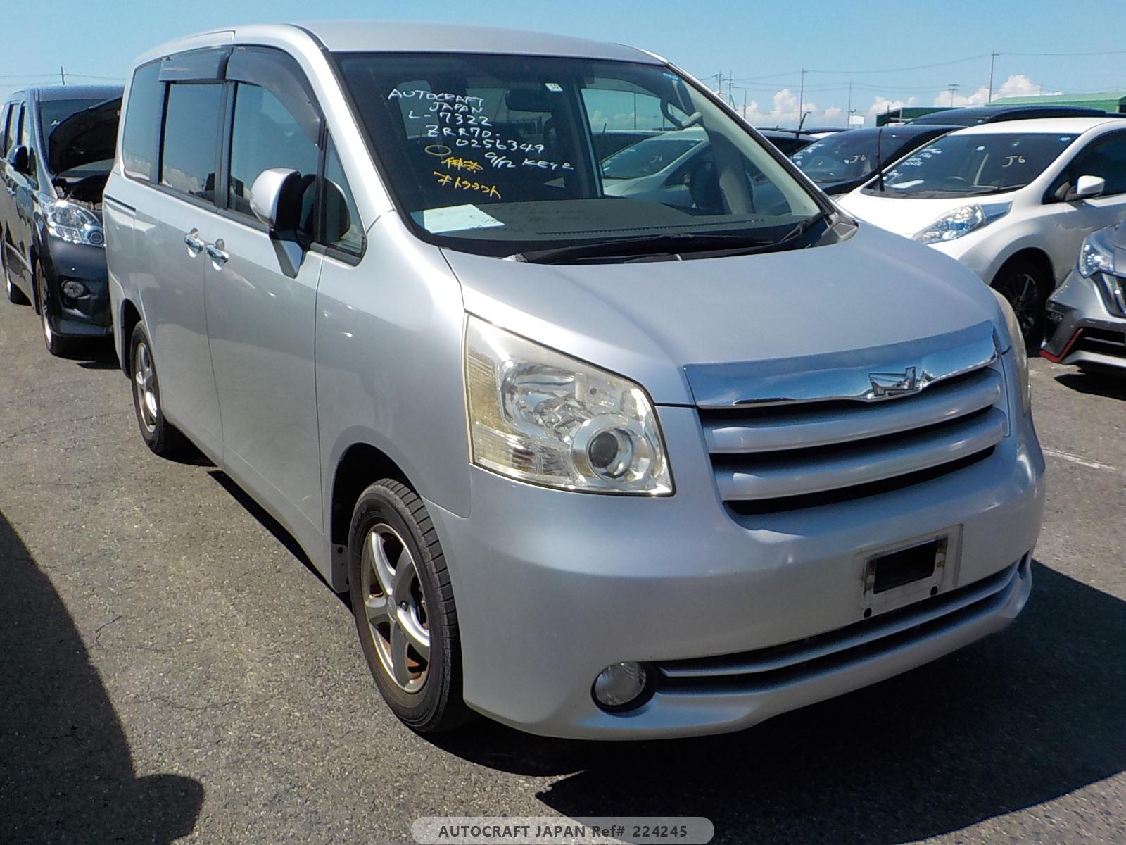 Toyota Noah 2009