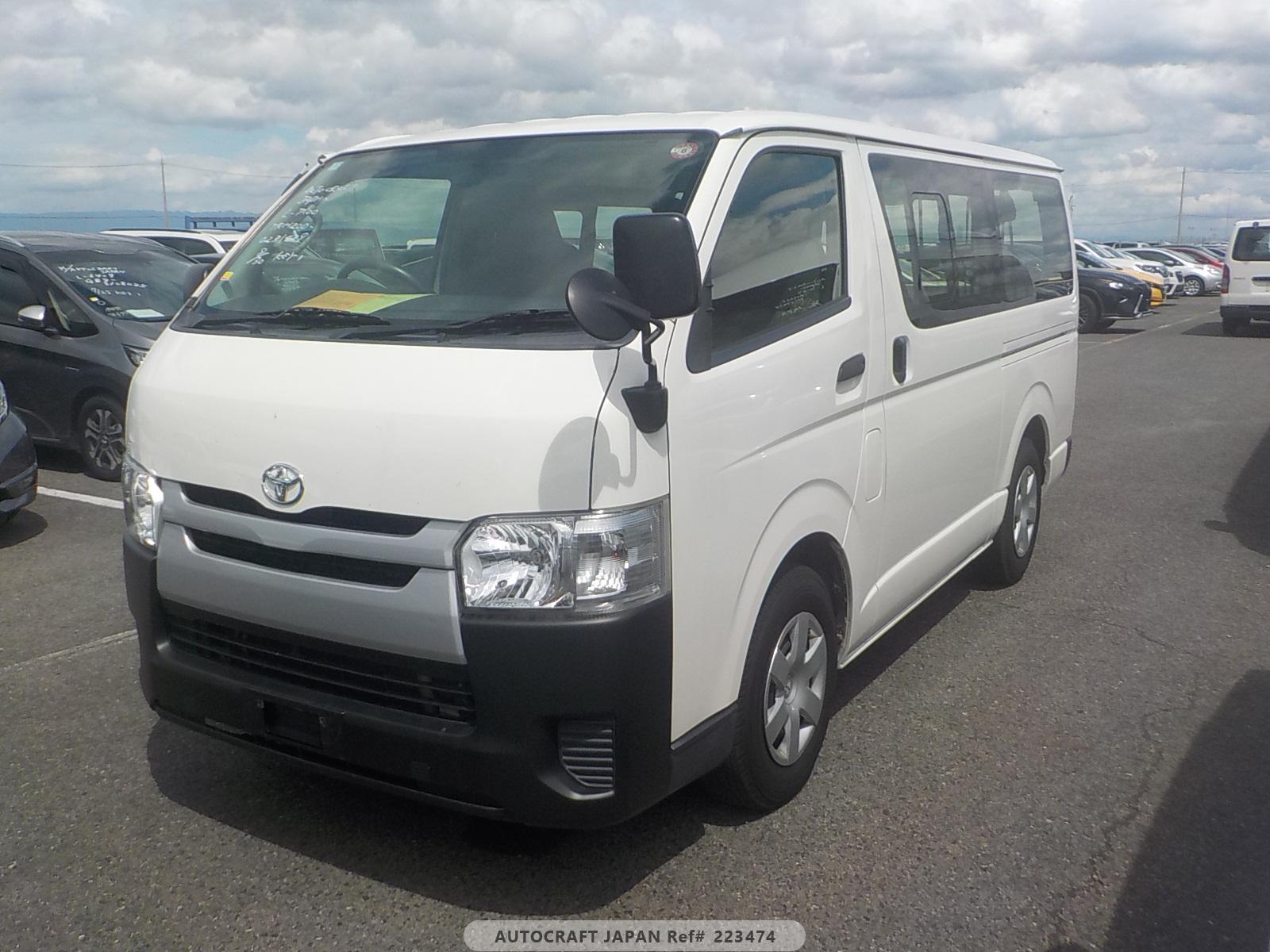 Toyota Hiace 2015