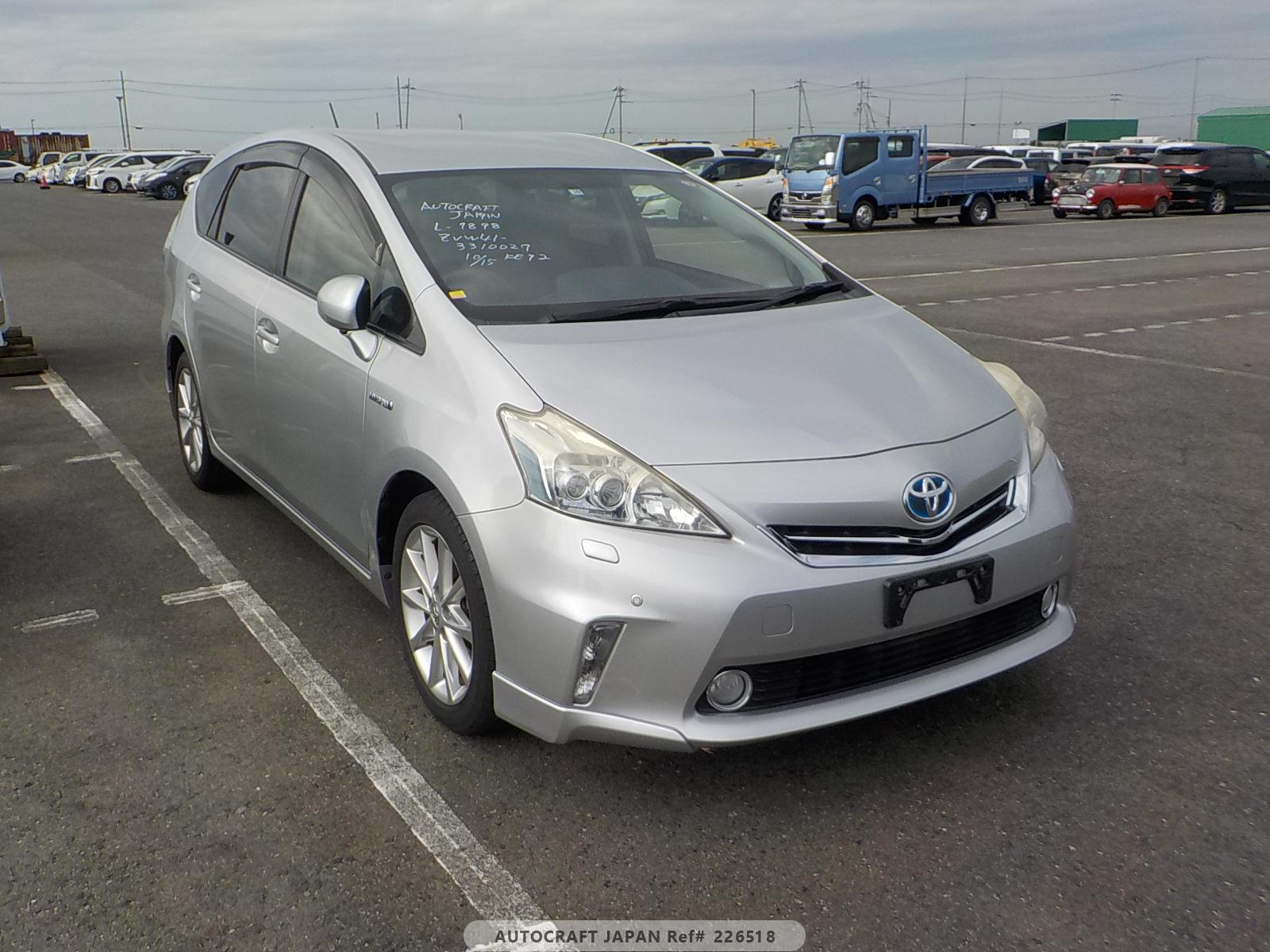 Toyota PRIUS ALPHA 2013