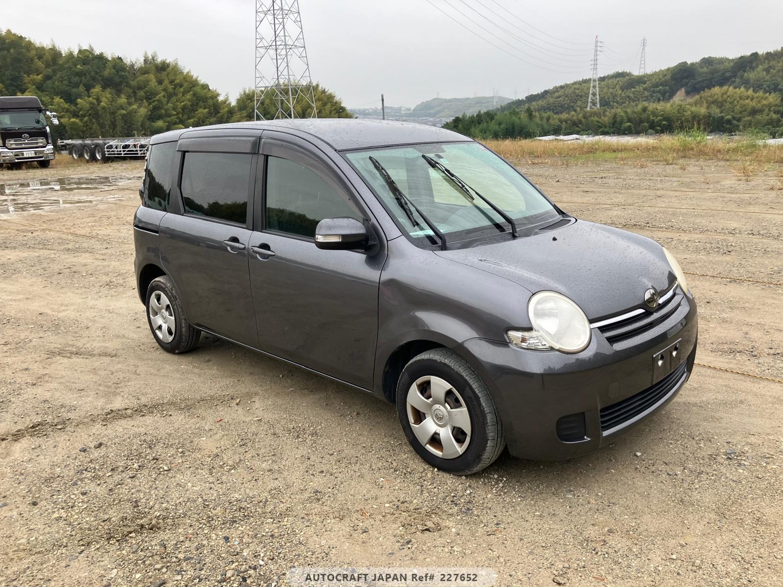 Toyota Sienta 2009