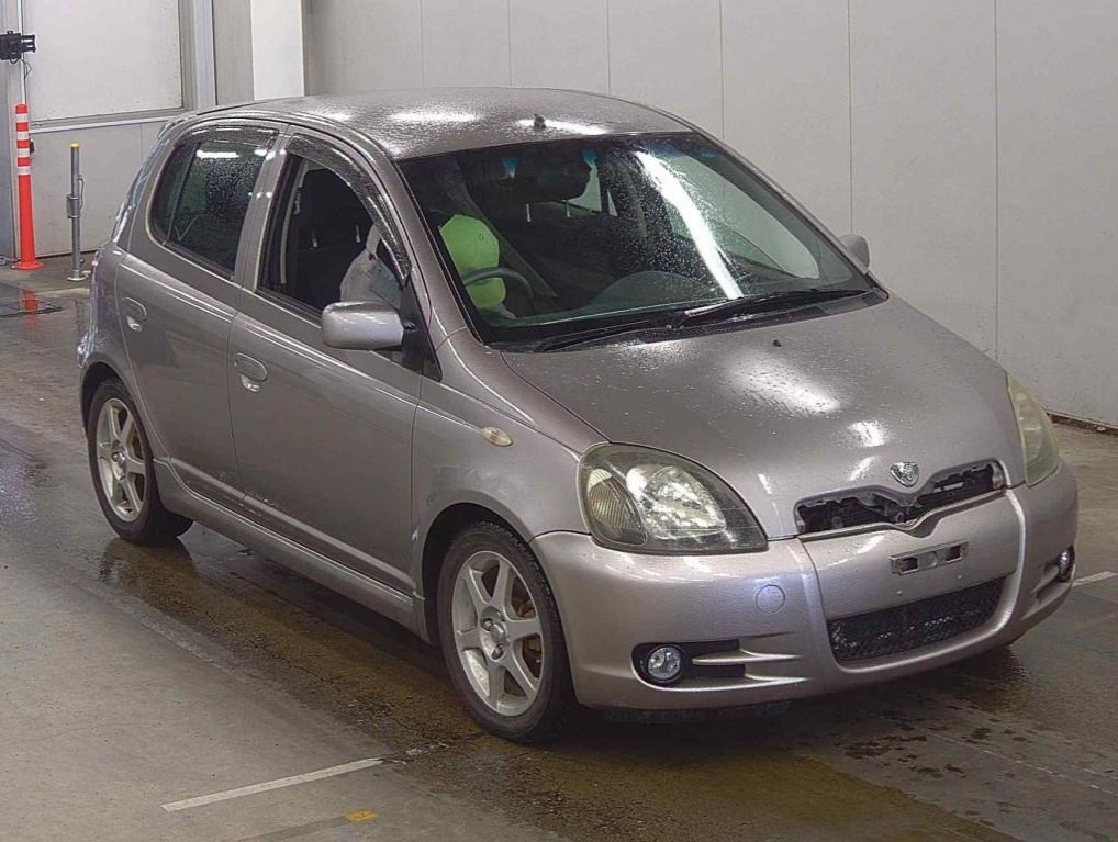 Toyota Vitz 2001