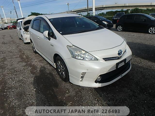 Toyota PRIUS ALPHA 2013