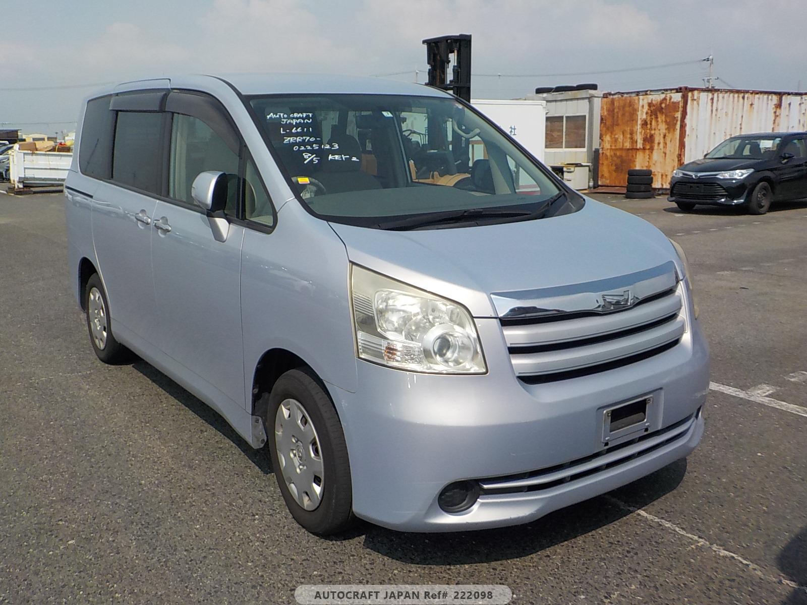 Toyota Noah 2009