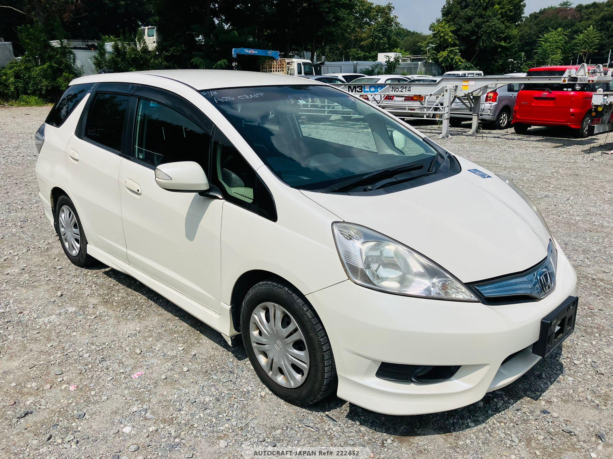 Honda Fit shuttle 2011