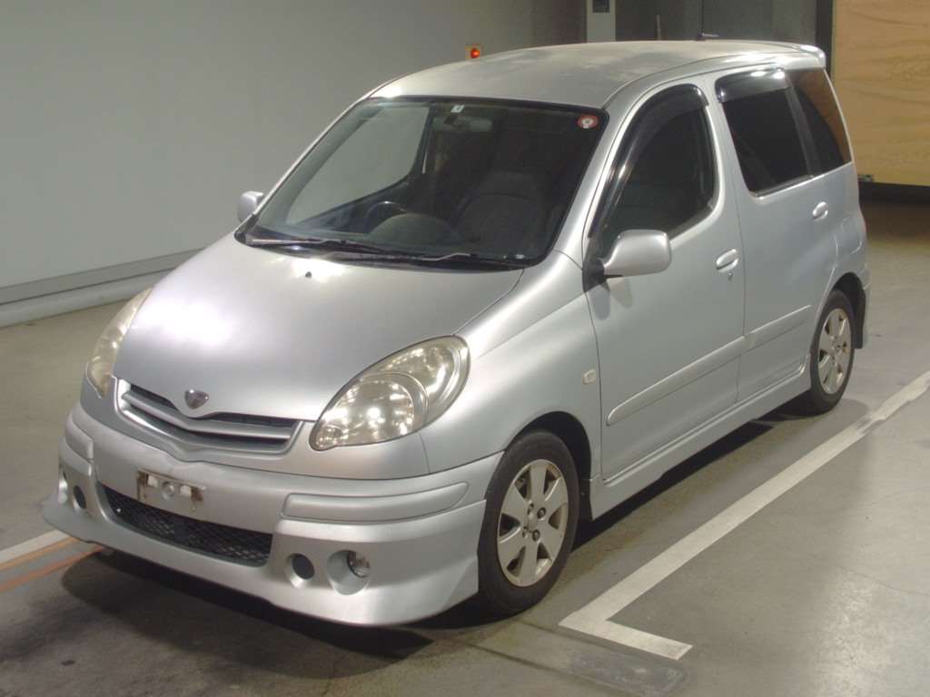 Toyota Fun Cargo 2003