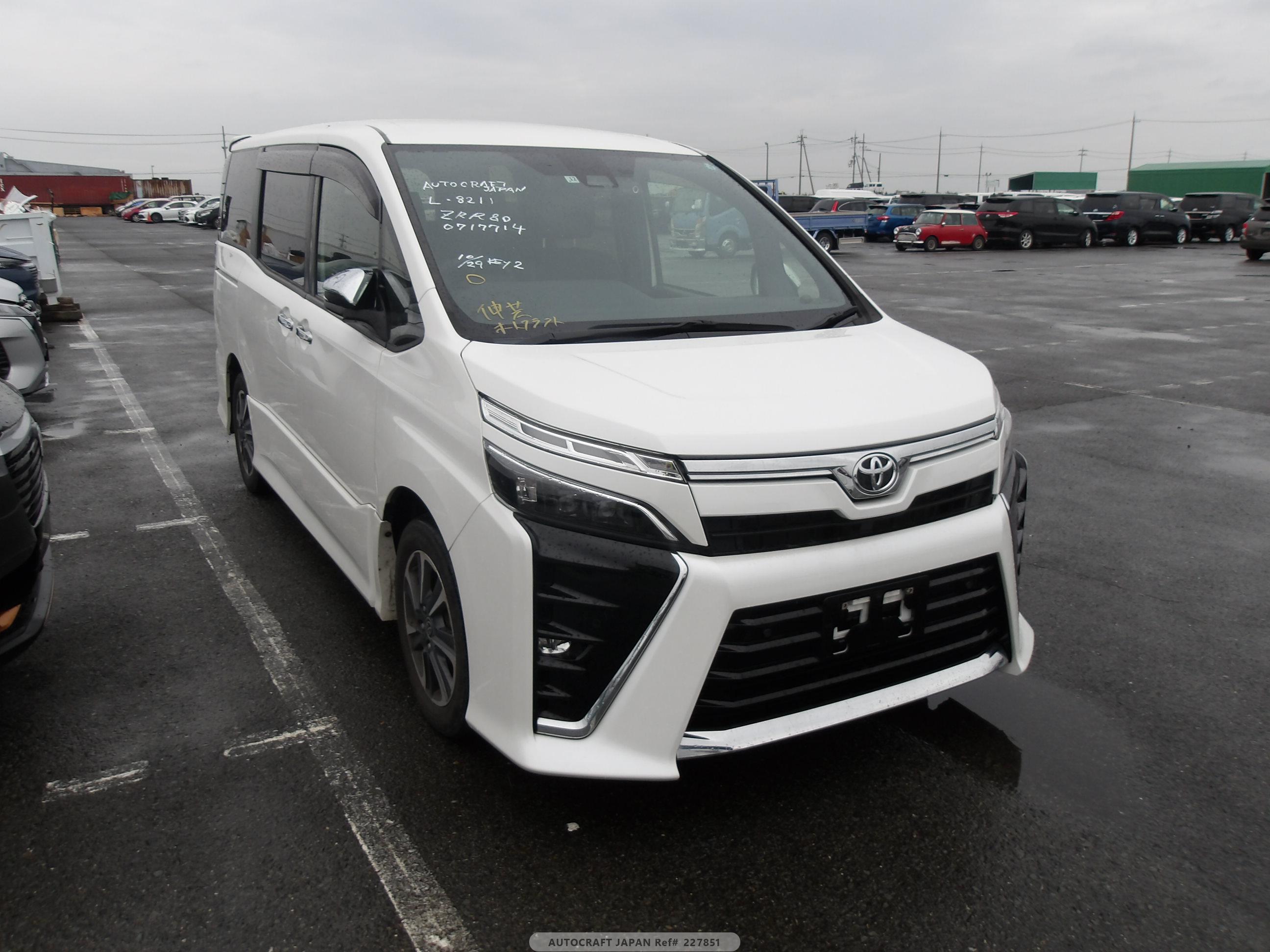 Toyota Voxy 2021