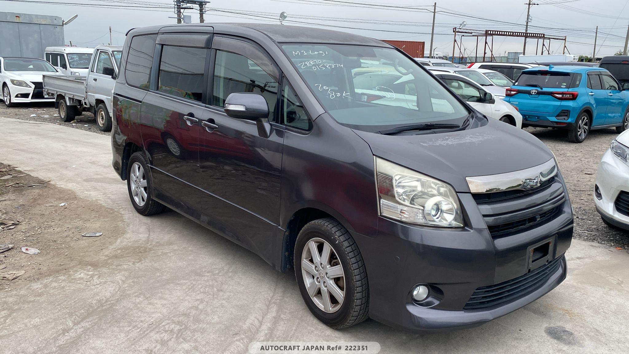 Toyota Noah 2008